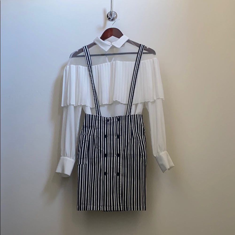 Jumpsuit with removable strap